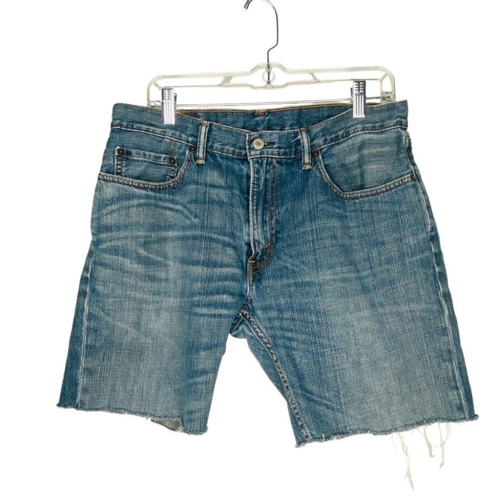Levi’s 550 Cut-Off Shorts